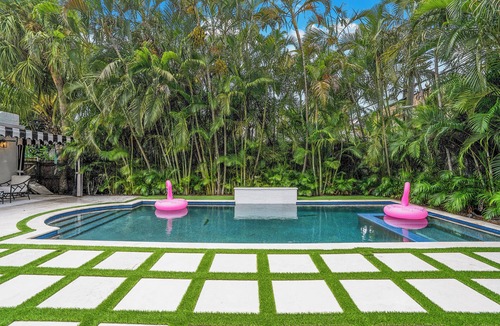 Flamingo Parks House | Newly Built Luxury Home With Pool & Hot Tub!