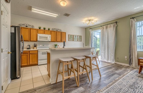 Windwood Bay House | Newly decorated 4 bedroom Pool Home w/2 Masters, Games Room & Conservation View. Near Disney