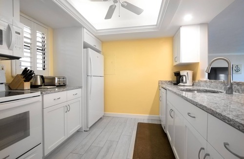 Beachview Country Club Estates Condo | Newly Decorated Three Bedroom Condo - Sundial Q205