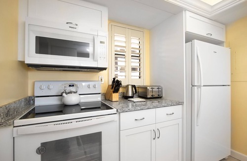 Beachview Country Club Estates Condo | Newly Decorated Three Bedroom Condo - Sundial Q205