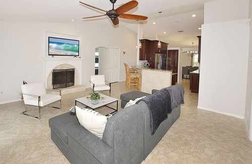 Sebastian Highlands House | Newly Furnished, Solar Heated pool, Game room, 10 mins from Beach