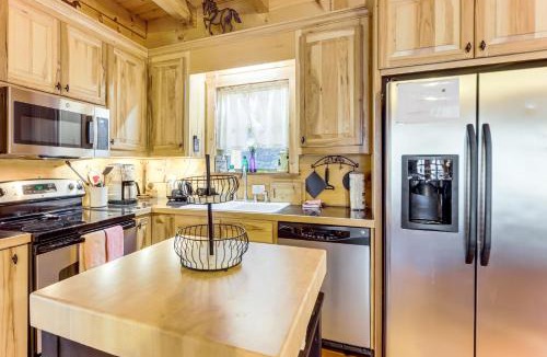 Suches House | Newly Refreshed! Suches Cabin w/Deck, Fire Pit