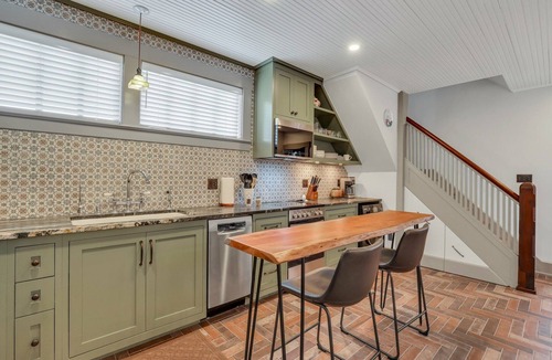 Thomas Square Cottage | Newly refurbished two story carriage house in vibrant Thomas Square District