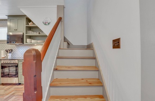Thomas Square Cottage | Newly refurbished two story carriage house in vibrant Thomas Square District