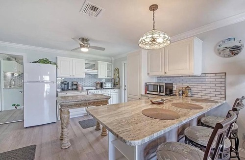 Goodland Apartment | Newly remodeled 1 bedroom suite in Goodland Fl. fishing island of Marco Island