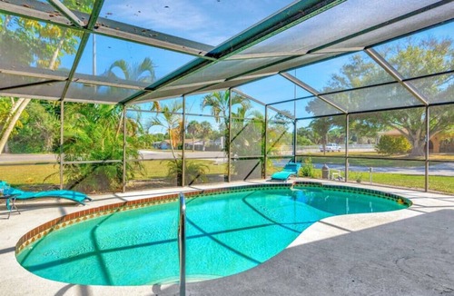Englewood House | Newly Remodeled 3 Bedroom Pool Home near Beaches.