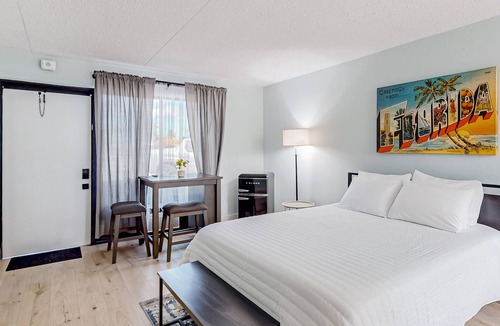 Isles of Capri Condo | Newly remodeled condo on Marco Island with grill & W/D access