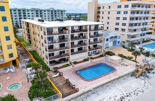 Winthrop Holding Condo | Newly remodeled, fully furnished, 3-bed/2 bath condo with direct ocean access