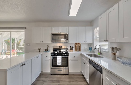 Edgewater House | Newly remodeled house just steps away from the FL Intracoastal with boat parking