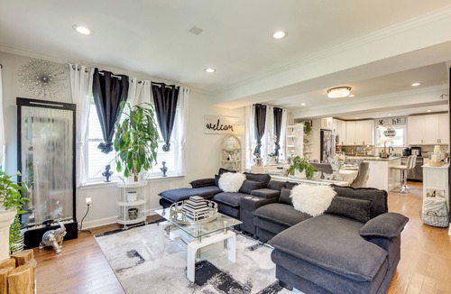 Parklane House | Newly Remodeled! Luxe Gem - 3 Mi to Johns Hopkins