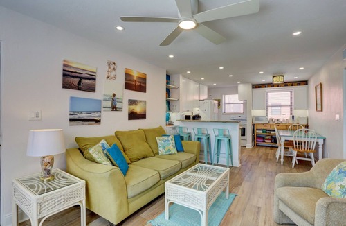 St. Pete Beach Condo | Newly Remodeled Poolside Condo with Gorgeous Ocean-Front View - Sleeps 8