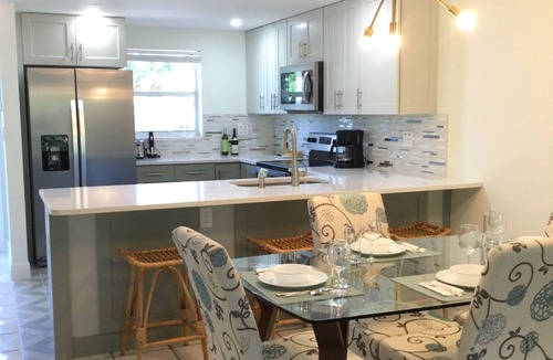 Bel Air Condo | Newly Renovated Condo at the Beach