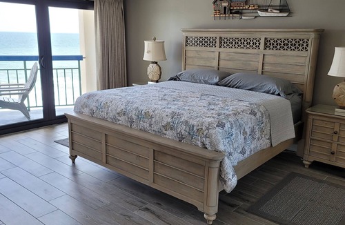 Cherry Grove Beach Condo | Newly Renovated Ocean Front Condo