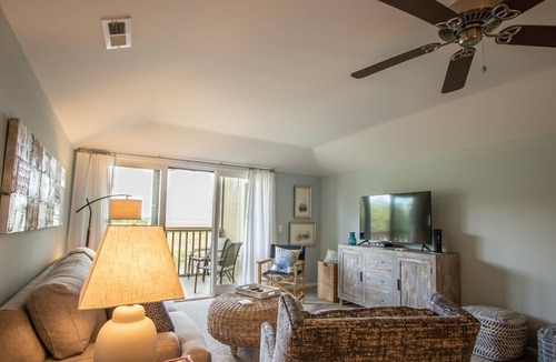 Saint Helena Island Condo | Newly Renovated Villa w/ Amazing Marsh Views - Steps to Beach, Pools, & Dining