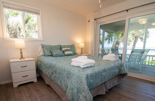 Saint Helena Island House | Newly Renovated Oceanfront Home w/ Direct Beach Access & Amazing Views