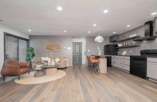 Charlotte Condo | Newly renovated 1 bed 1 bath 60 day min walking to all amenities Charlotte