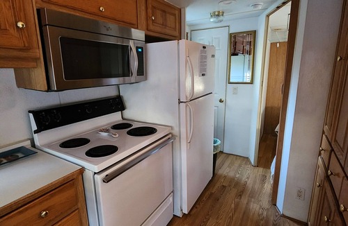 Homosassa House | Newly Renovated 1 QUEEN BEDROOM/1 BATH PRIVATE ADULT GET-A-WAY