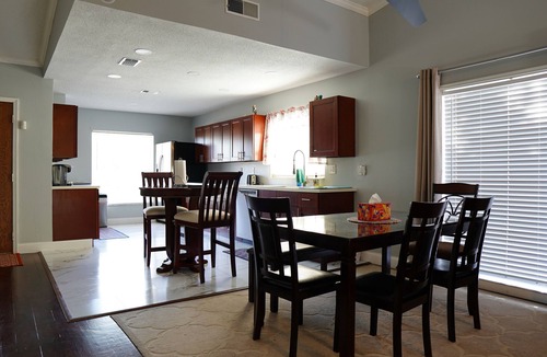 Lakeview Village House | Newly Renovated 3 Bedroom Pool House