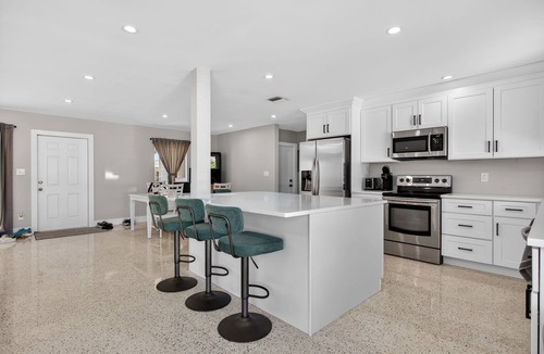 Pompano Isles House | Newly Renovated 3-Bedroom House with Pool on the Water in Pompano Beach
