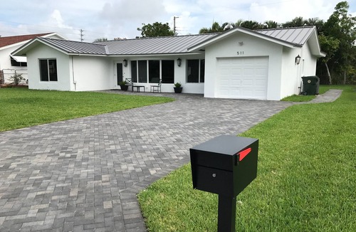 Boca Raton House | Newly Renovated 4/3 Upscale East Boca Home