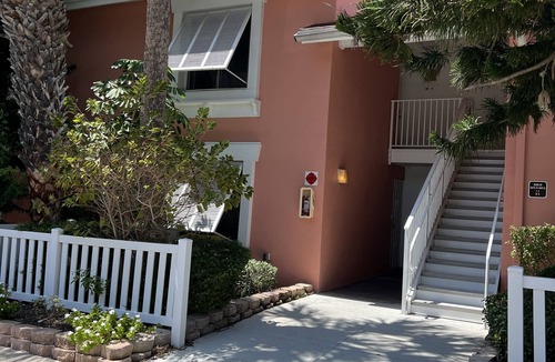 Bayview Condo | Newly renovated condo in gated community. Private beach 2 heated pools, hot tub