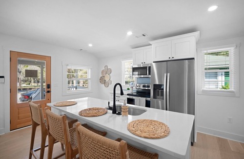Northwest Quadrant House | Newly Renovated Coastal Cottage - Downtown Beaufort