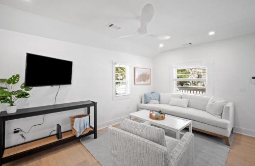 Northwest Quadrant House | Newly Renovated Coastal Cottage - Downtown Beaufort