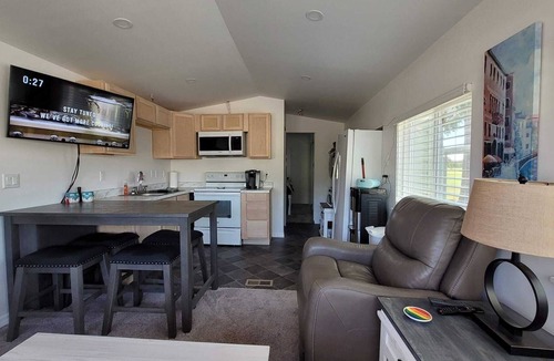 Clermont House | Newly Renovated Cute Home on Golf Course.
