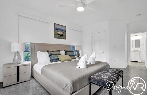 North Miami Beach House | Newly Renovated Modern 3BR Retreat