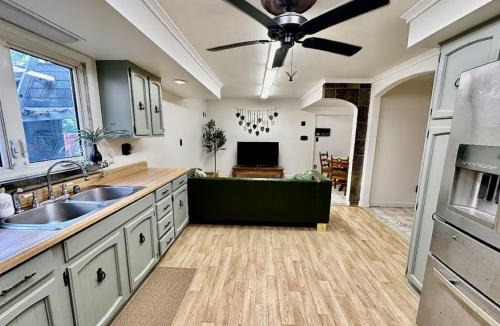 Wilmington Apartment | Newly Renovated Quiant 2-bed 2-bath Apt