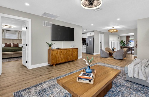 Largo House | Newly Renovated Spacious 5-bedroom house with Pool and Hot Tub in Largo
