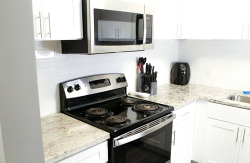 Forest Park Apartment | Newly Renovated Stay Minutes From Airport & City