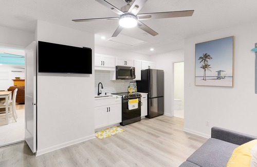 Belleview Apartment | Newly renovated stay with updated appliances, sunny interior, & W/D - dogs ok