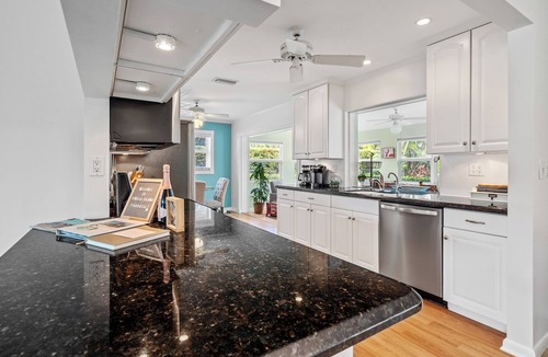 Singer Island House | NEWLY TURFED YARD & PUTTING GREEN - Singer Island Beach House w/Private Pool