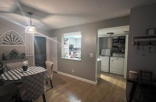 Biggar Condo | Newly updated 2br2br+Den golf course property near airport 90-day min stay