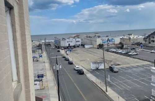 North End Apartment | Newly Updated Beach Block-500 steps to the beach-1920's Enchanted Boutique Condo