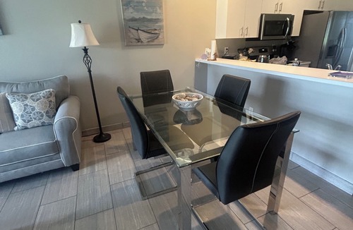 Naples Condo | Newly updated beautiful condo in Naples Florida on Golf Course Beach nearby