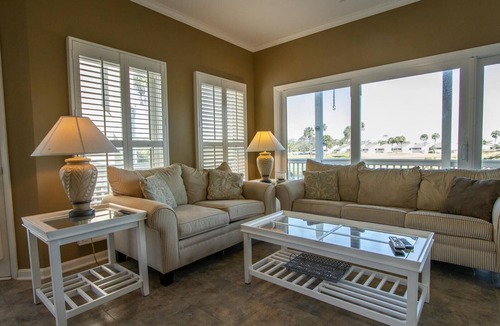 Saint Helena Island House | Newly Updated Family Home w/ Golf Course Views - Steps from Pool, Beach, & Golf