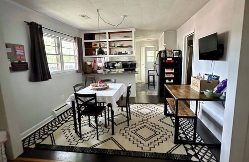 Clemson House | Newly Updated, Fully Furnished 3 BR 2 BA Home… <2 miles to Clemson University!
