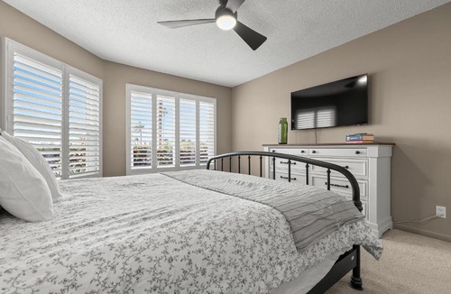 Isla del Sol Apartment | Newly Updated St. Pete 2-BR Condo on Isla Del Sol
