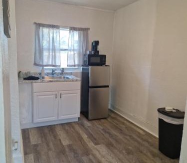 St. Petersburg - Clearwater Apartment | Nice 1 Bedroom Apartment in Sunny Days Motel 3