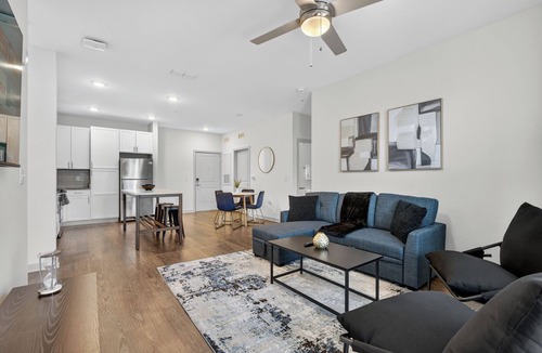 Arlington Apartment | Nice 2 BR Apt/King Bed/Pool/Gym/Clse 2 Beach/Mayo