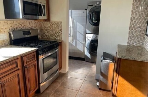 Ventnor City House | Nice Family-Style Shore House with hot tub - 3 mins from the beach