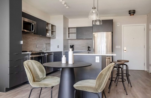 Crystal City Apartment | Nice Potomac Yard 1BR w/Courtyard & Gym, nr Airport, by Blueground