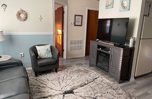 Hudson Beach Estates House | Nice updated cozy canal home with direct Gulf of Mexico access
