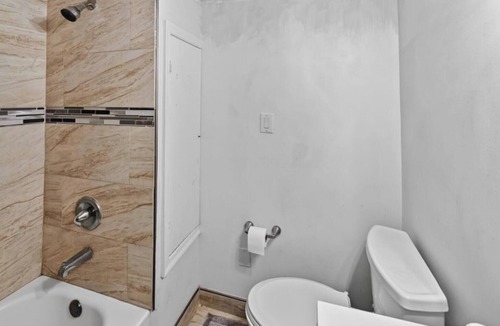 New Carrollton Villa | Nice Villa Cleaning, Bright and quit, it has 4 free parking area, all including