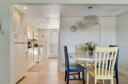Avalon Condo | Nicely appointed two bedroom air conditioned Merrimac Condominium offering beachblock location