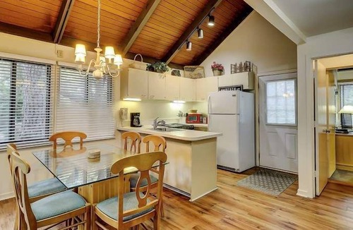 Night Heron Condo | Night Heron 2 BDR plus loft villa in Sea Pines. Community Pool and Close to Beach Paths.