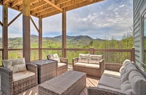 Candler House | Nine Peaks - Mountain Retreat, Balcony, Hot Tub, and Grill!