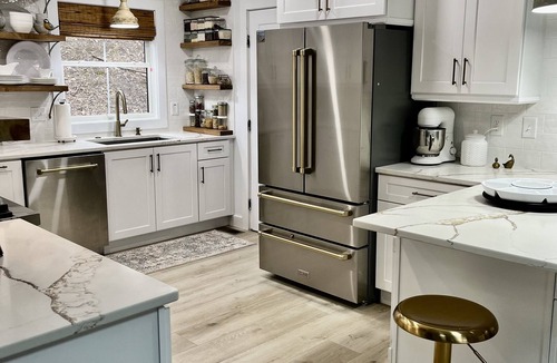 Sky Valley Cottage | nMODERN FARMHOUSE RETREAT WITH POND VIEW - ADULTS ONLY